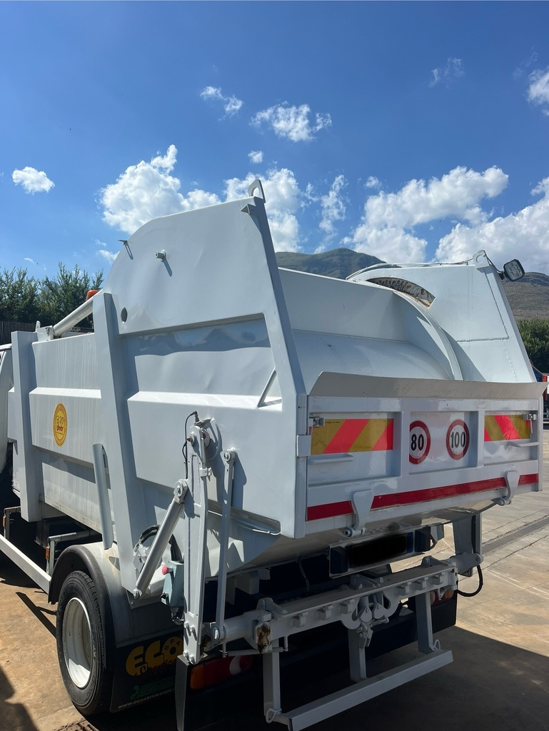 ISUZU/NQR 175/75 COMPATTATORE