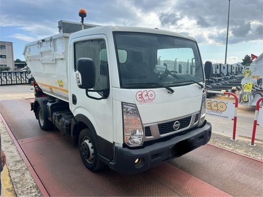 [FV086LR] Nissan /NT 400